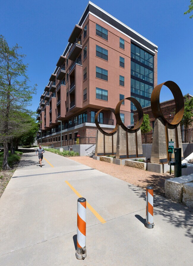 Foto del edificio - Mash up modern and historic feel, 1Br
