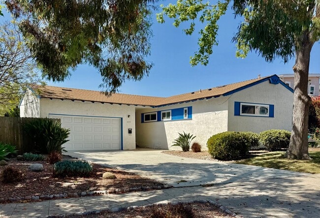 Building Photo - 4 Bed 2 Bath Home with Large Yard in Pacif...