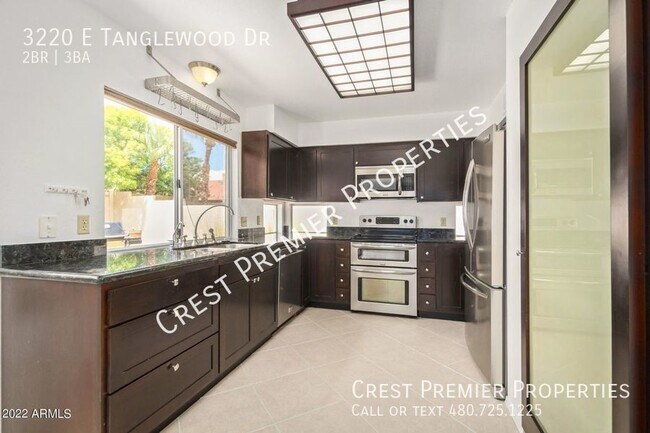 Foto del edificio - 3220 E Tanglewood Dr