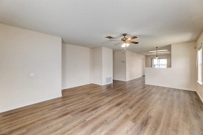 Building Photo - 2101 Parksville Way