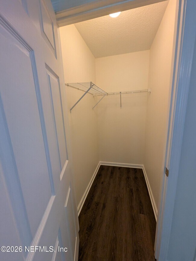 Foto del edificio - 8173 Woods Ave