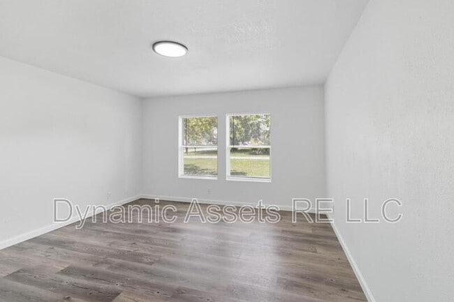Foto del edificio - 705 N Cayuga St