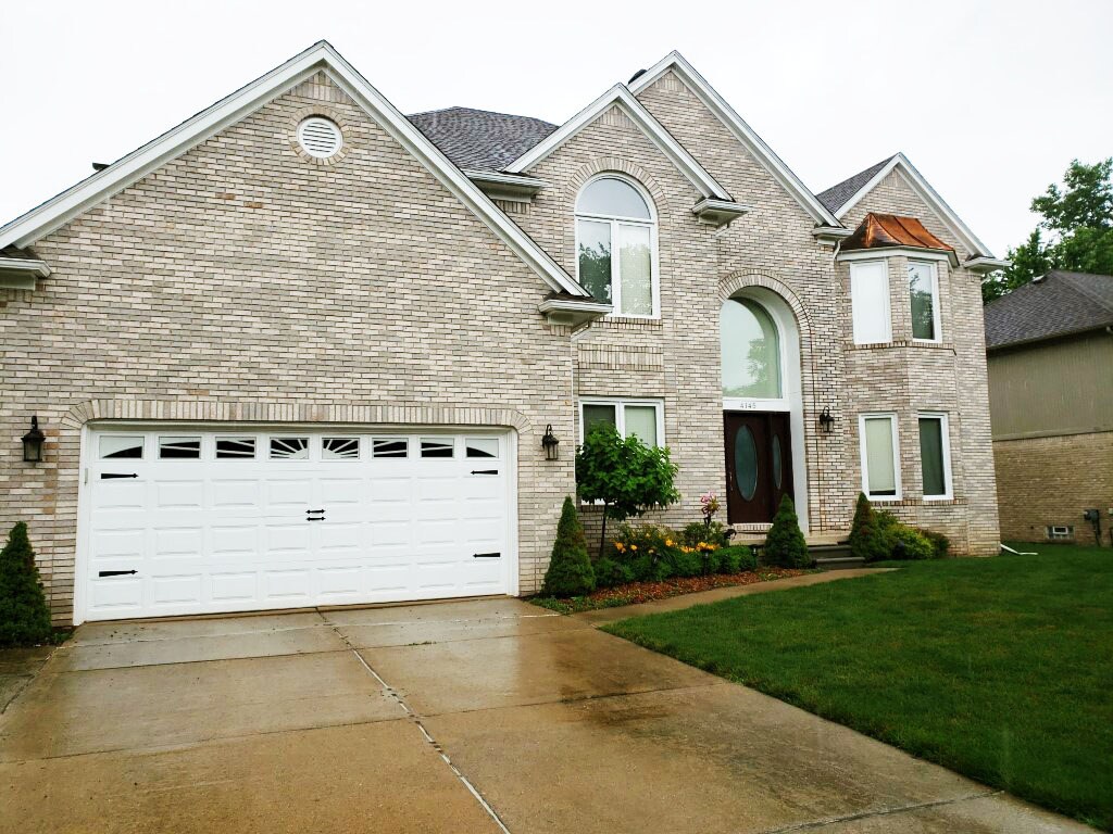 Primary Photo - 4145 Vassar Dr