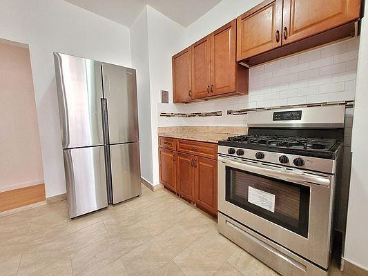 Foto del edificio - 2 bedroom in BRONX NY 10458