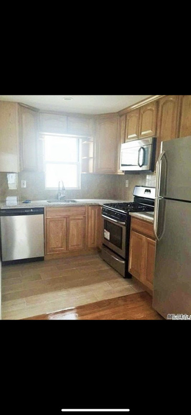 Kitchen - 18 Lincoln Pl