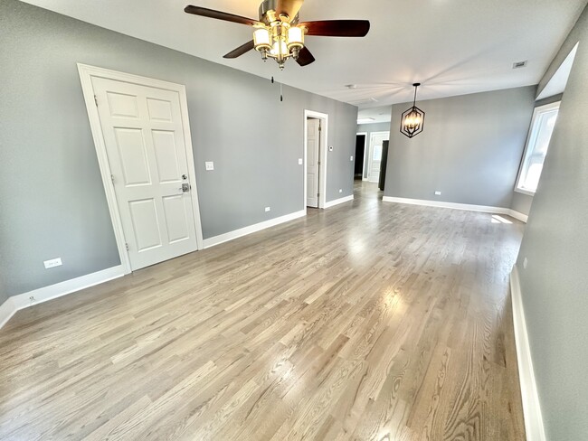 Foto del edificio - 2233 N Lawler Ave