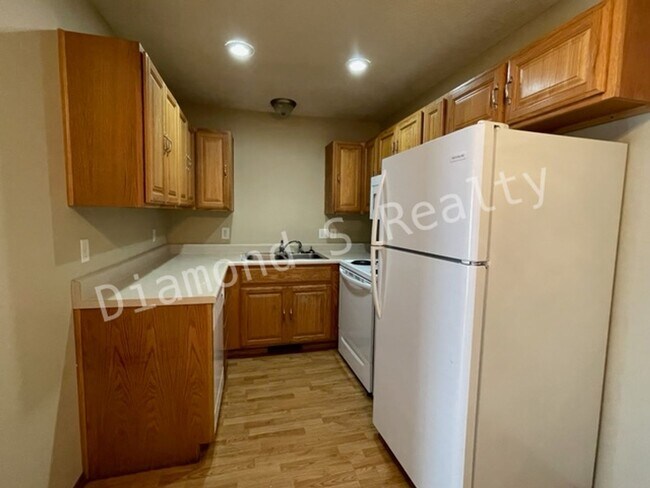 Foto del edificio - Cute 2 Bed Duplex Available Now - 2 bed, 2 bath, 1 car garage!