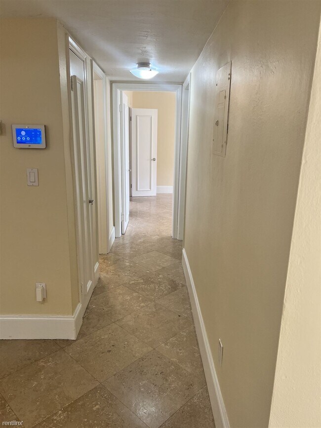 Building Photo - 2 br, 2 bath Condo - Dadeland Capri