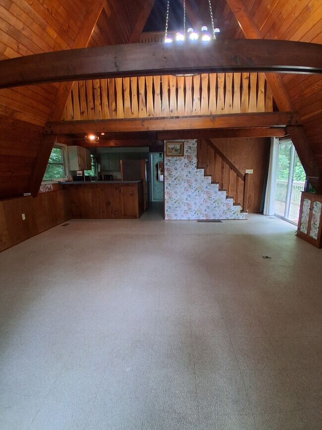 Foto del edificio - $1,650 - 2 Bedroom / 1.5 Bath Unfurnished ...
