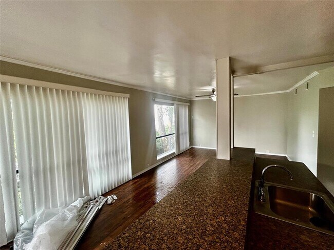 Foto del edificio - 2210 Brun St