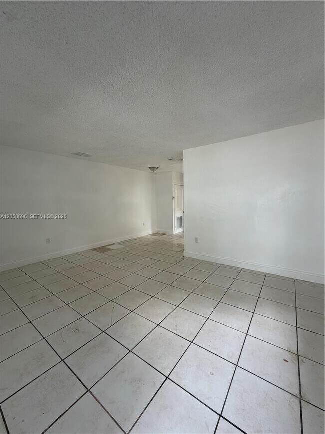 Foto del edificio - 760 NE 131st St