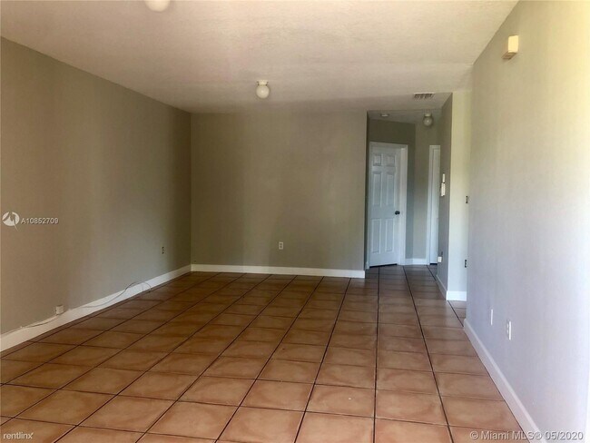 Building Photo - 3 br, 2 bath  - 10101 W Indigo St