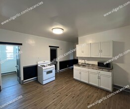 Building Photo - 3909 Fir St