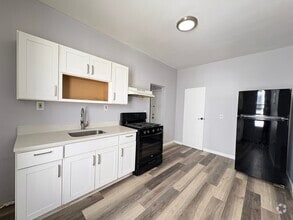 Building Photo - 1104 Grove St
