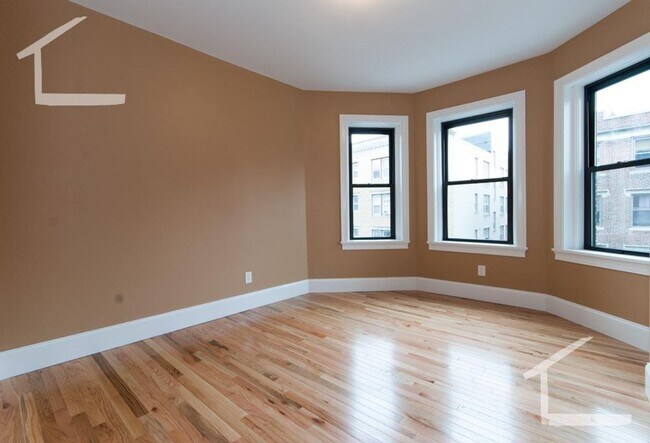 Foto del edificio - RENOVATED 5 BED UNIT IN BRIGHTON!!!!