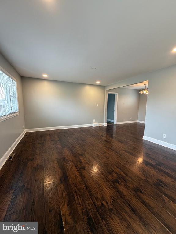 Foto del edificio - 1000 Birchwood Dr