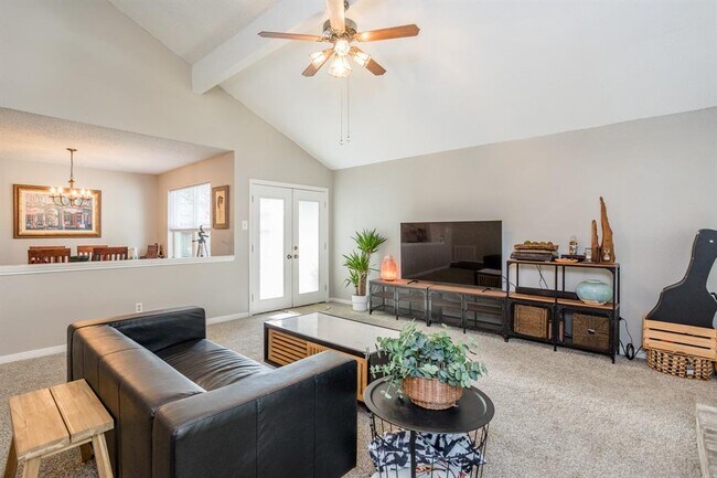 Foto del edificio - 16014 Sweet Fern St