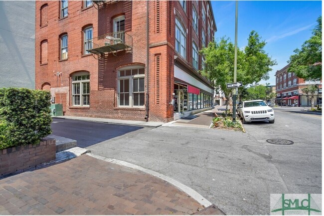 Foto del edificio - 2 BED | 2 BATH | DOWNTOWN CONDO