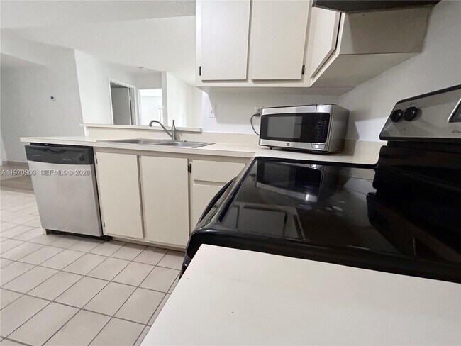 Foto del edificio - 400 Palm Cir W