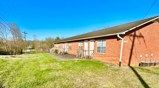 Foto del edificio - 805 Old Gray Station Rd