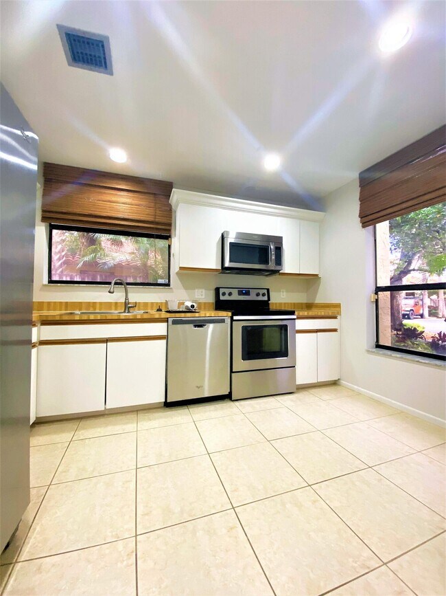 Foto del edificio - 5859  Fox Hollow Drive A Boca Raton Fl 33486