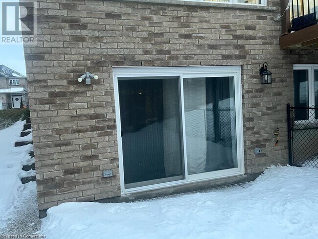 Building Photo - 274 Dewdrop Cres