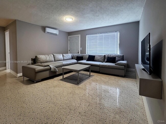 Foto del edificio - 1121 NW 11th St