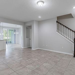 Building Photo - 319 Richmond Dr