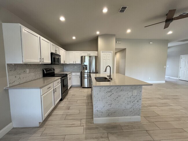 Building Photo - 3022 Bay Laurel Cir S