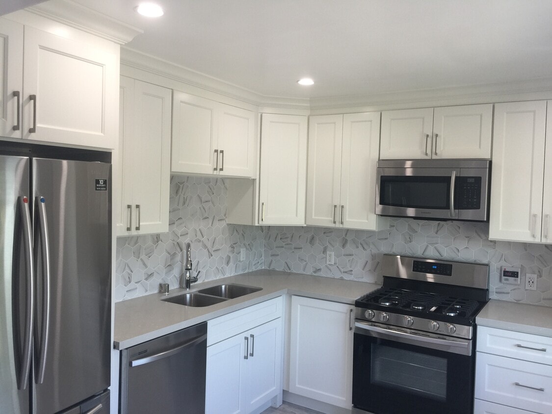 kitchen - 2110 Spaulding Ave