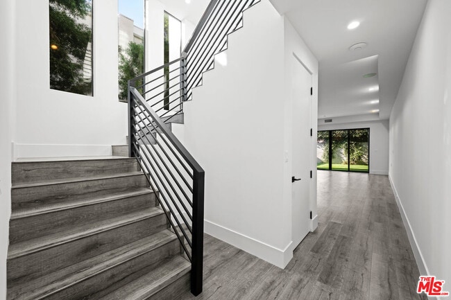 Foto del edificio - 1613 S Wooster St