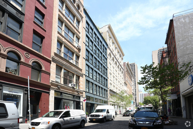 Building Photo - 137-139 Wooster St