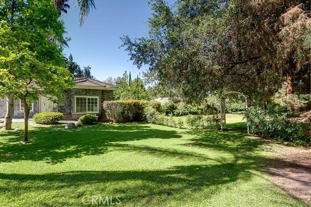 Building Photo - 1601 Highland Oaks Dr