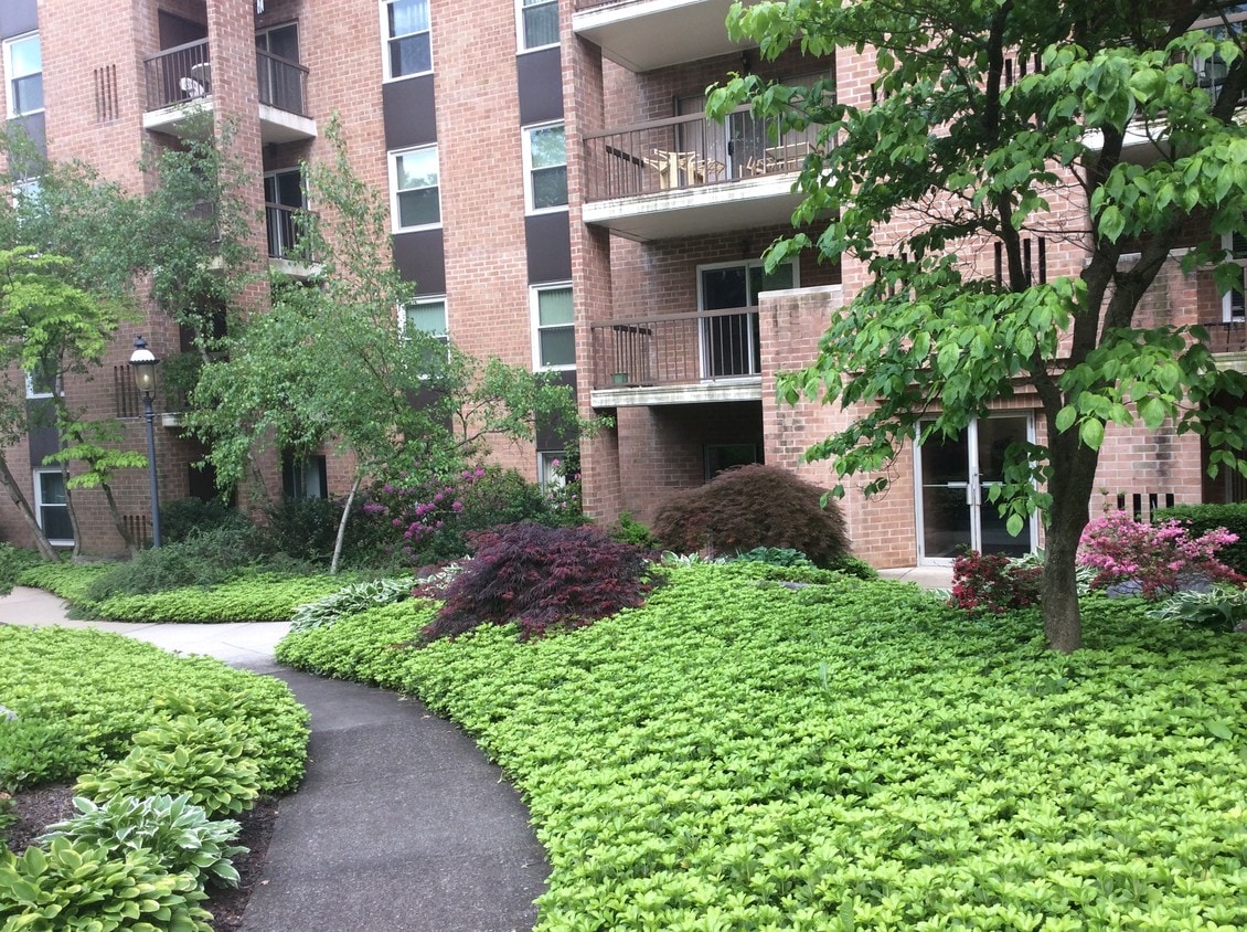 1375 Pershing Blvd, Reading, PA 19607 Condo for Rent in Reading, PA