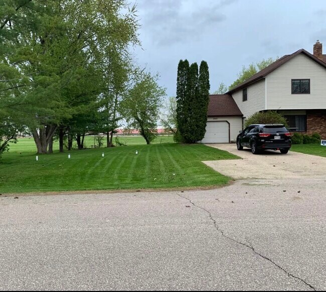 Building Photo - 3940 Finch Trl