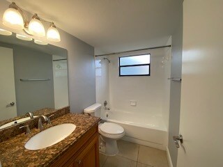 Building Photo - 1525 Lake Crystal Dr