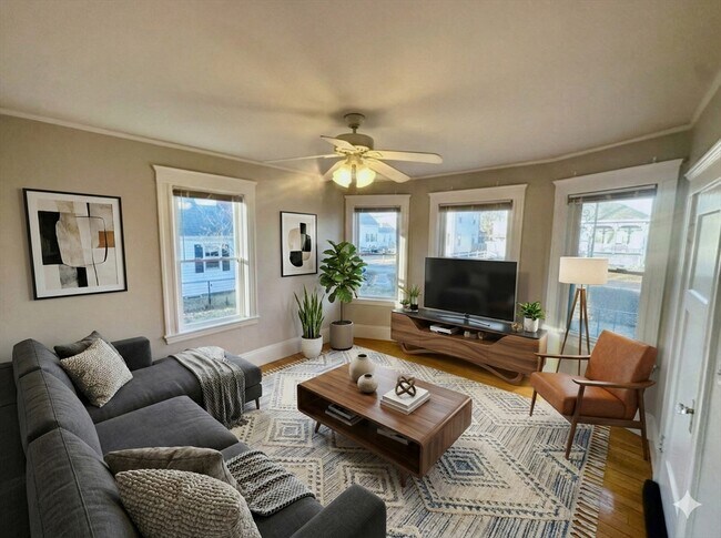 Building Photo - 34 Saunders St