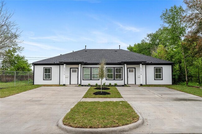 Foto del edificio - 4743 Clover St