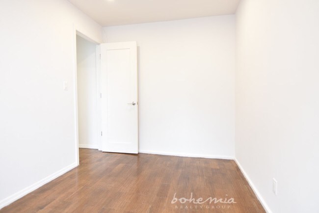 Foto del edificio - 1039 Simpson St