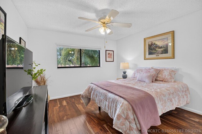 Foto del edificio - 15075 Witney Rd