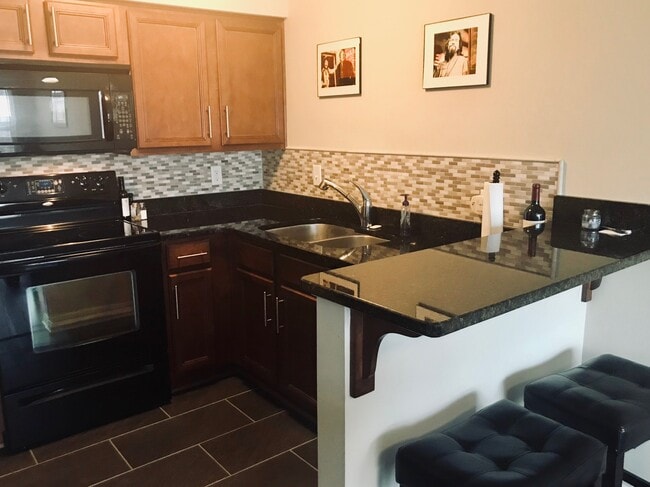 Kitchen - 801 Inverness Ave
