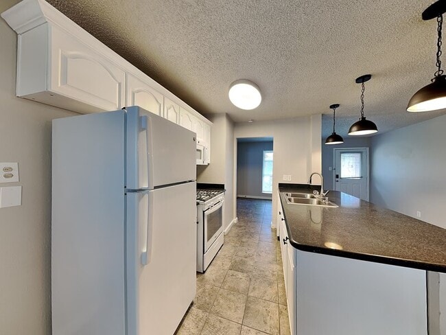 Foto del edificio - 1101 Johns Dr