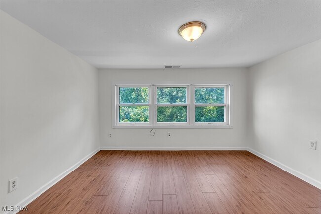 Foto del edificio - 3571 W 69th St