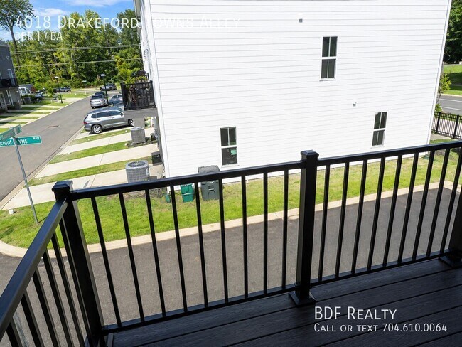 Foto del edificio - 4018 Drakeford Towns Aly