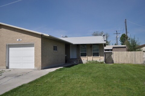 Primary Photo - 8142 S Pioneer St