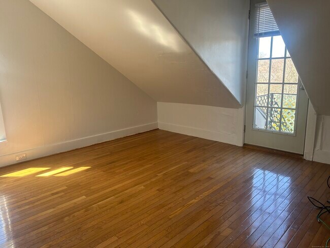 Foto del edificio - 883 Montauk Ave