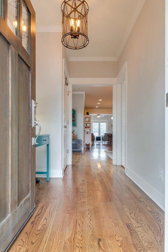 Building Photo - 1407 Pillow St