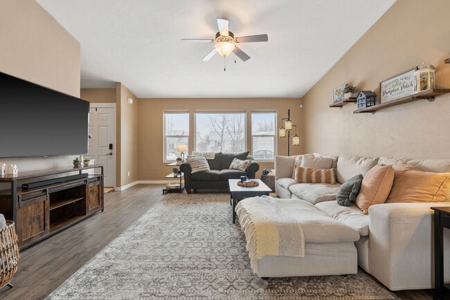 Building Photo - 18 Carnegie Dr