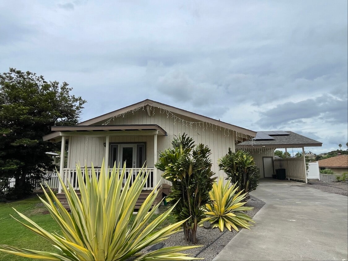 Primary Photo - 68-3608-3608 Hooko Pl