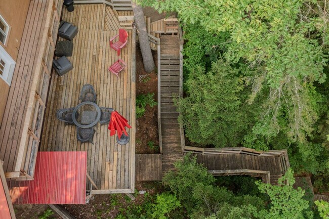 Building Photo - 33 Chem. du Lac-Clark